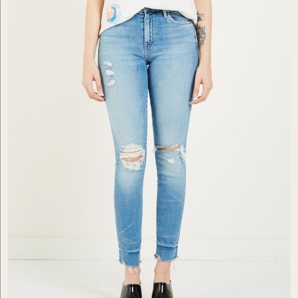 Mother High Waisted Looker Ankle Chew in Push the Envelope